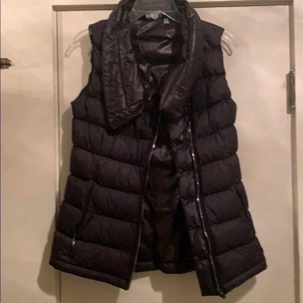 Black Athleta puffer vest